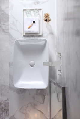 Van de het Bassinbadkamers van de lijstbovenkant van de de Gootsteen de Ceramische Kleur Witte Tegen Hoogste Hand Rechthoekig Art Wash Basin