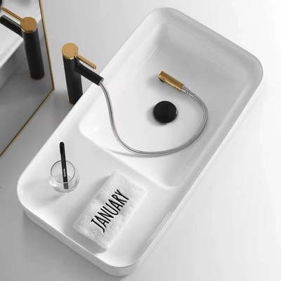 Tapkraan van het waterval de Zwarte Bassin met Gouden Handvat Hete en Koude Mixer
